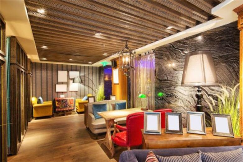 米兰达炸鸡汉堡